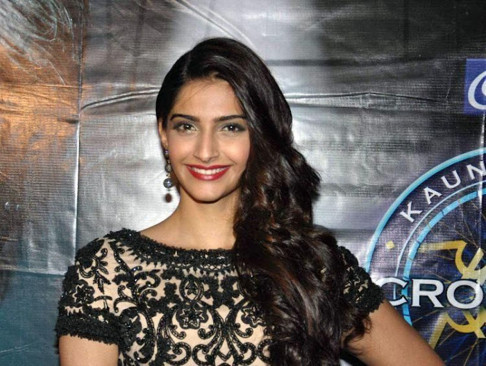 Bollywood Actress Sonam Kapoor Photos release images